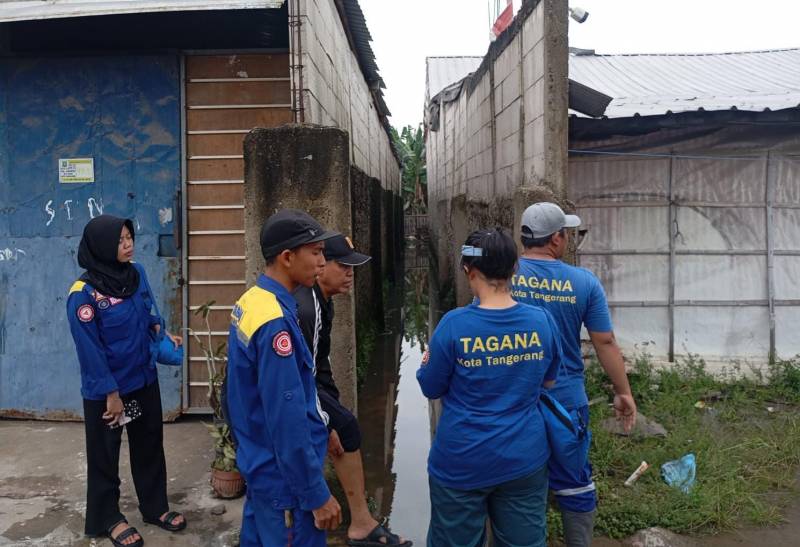 Pemkot Tangerang Kerahkan Pompa Air dan Salurkan Bantuan Logistik untuk Atasi Banjir di Kedaung Baru