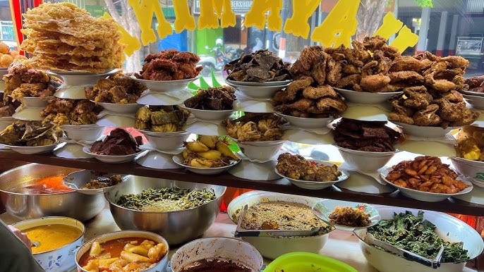 9 Tempat Nasi Padang Surabaya dengan Rasa Juara dan Porsi Mantap