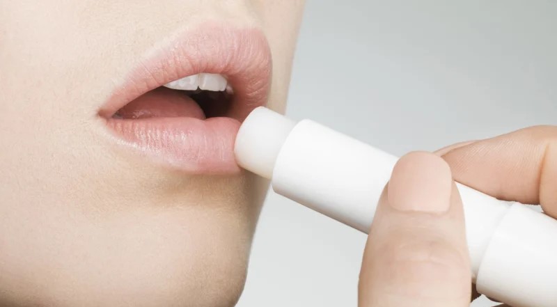 5 Perbedaan Lip Serum dan Lip Balm yang Perlu di ketahui, Jangan Sampai Salah Pilih