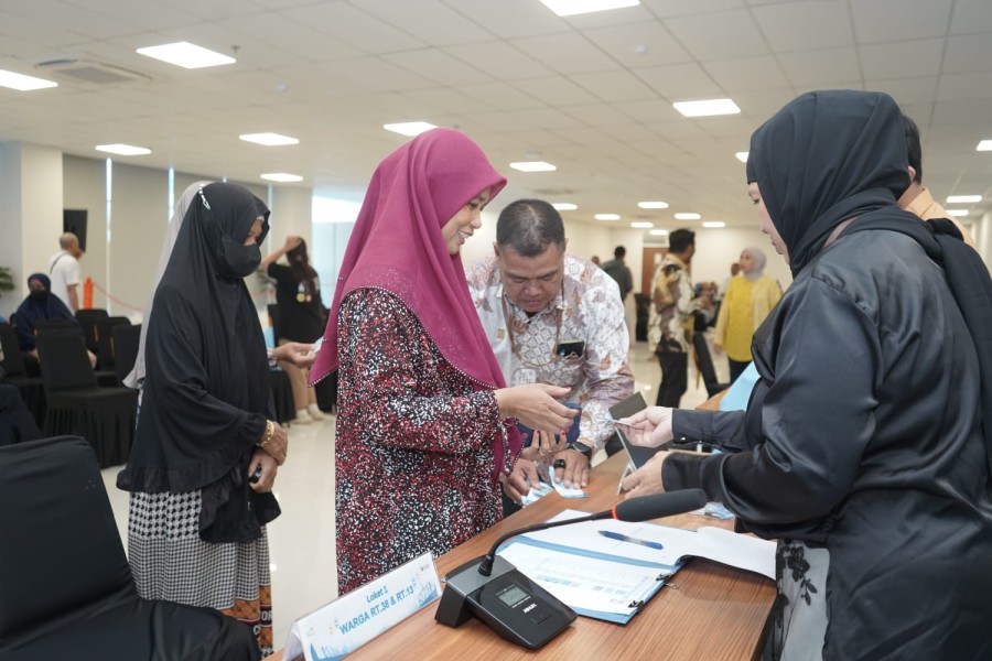 Membangun Keharmonisan Sosial Di Bulan Ramadhan PLN UID Kaltimra Melalui Gerakan Berbagi Sembako