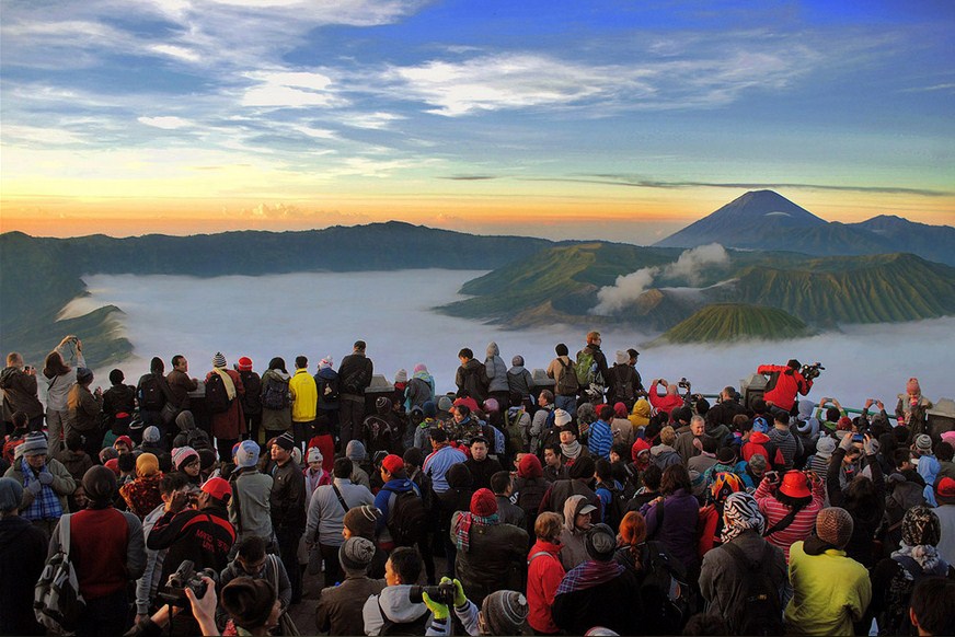 Menyambut Fajar di Puncak Penanjakan 1 Bromo