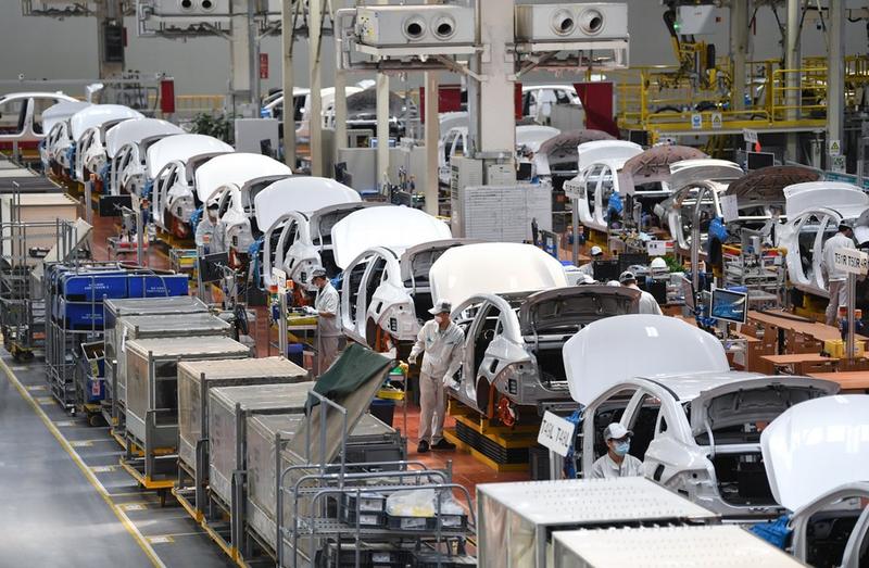 Industri Otomotif: Dominasi China di Pasar Mobil Listrik, Kemana Arah Industri Lokal EV di Indonesia