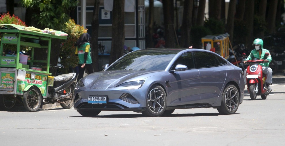 Persaingan Ketat Penjualan Mobil Listrik Hybrid Dan PHEV Pada Awal 2026