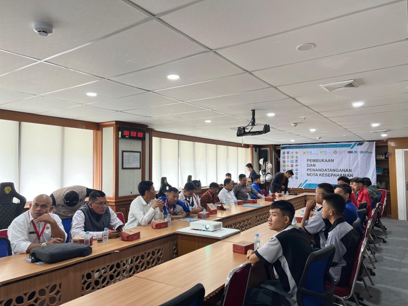 PLN IP UBP Kamojang berikan sertifikat keahlian pembangkit bidang BOP melalui program IP Pintar 2025 untuk siswa vokasi terbaik