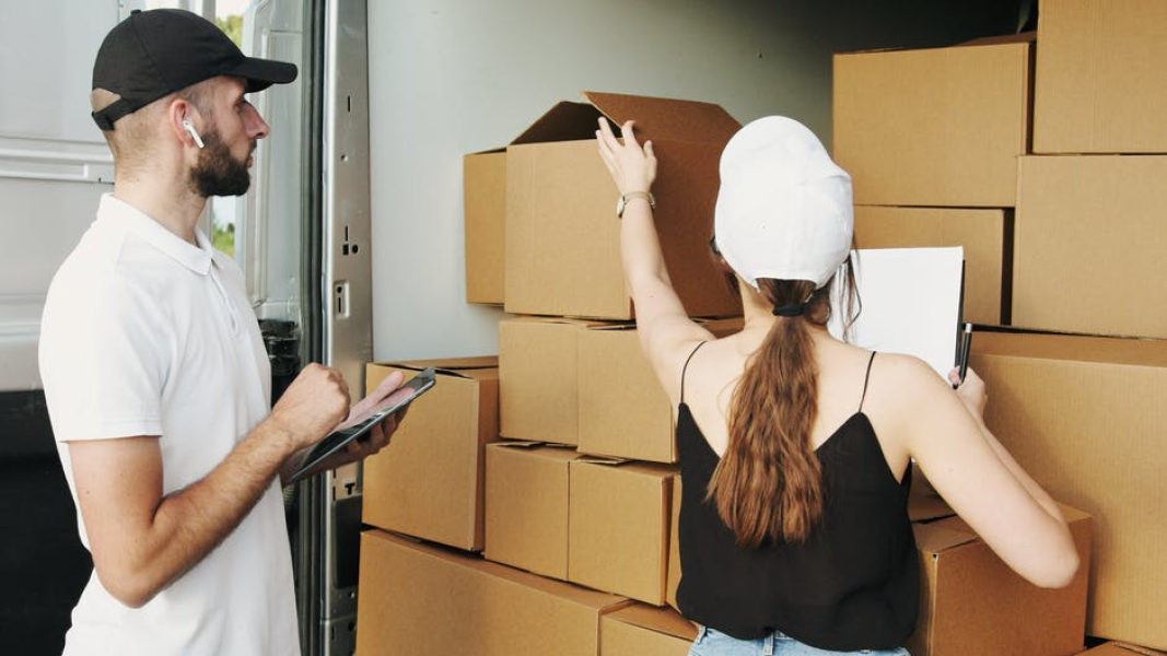 Kecepatan Kirim dan Ongkir Jadi Penentu Belanja Online