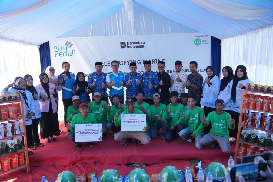 PLN Pusmanpro Bersinergi dengan Kelompok Nelayan untuk Tingkatkan Kapasitas dan Kesejahteraan Melalui Electrifying Marine di Momentum Semarak Kemerdekaan