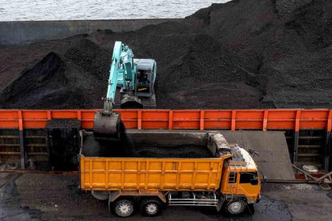 Pencemaran Debu Batu Bara di Marunda: Tantangan Polusi Udara dan Hak Warga untuk Kompensasi