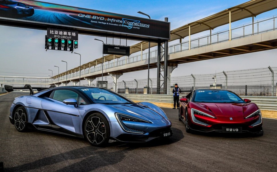 Sensasi Menjajal Yangwang U9, Hypercar Listrik Ekstrem Andalan BYD Dunia