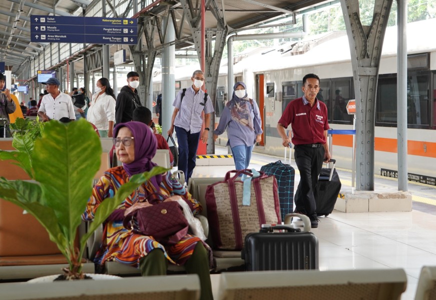 KAI Layani Lebih dari 800 Ribu Penumpang Selama Libur Imlek 2026