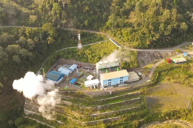 Panas Bumi Ulumbu Jadi Tonggak Transisi Energi Hijau di Flores Timur