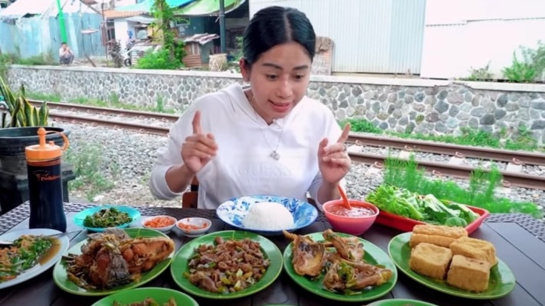 Warung Sunda Mang Iki, Legenda Kuliner Khas Garut Sejak 1970 an yang Masih Eksis dan Diburu Pecinta Makanan Tradisional