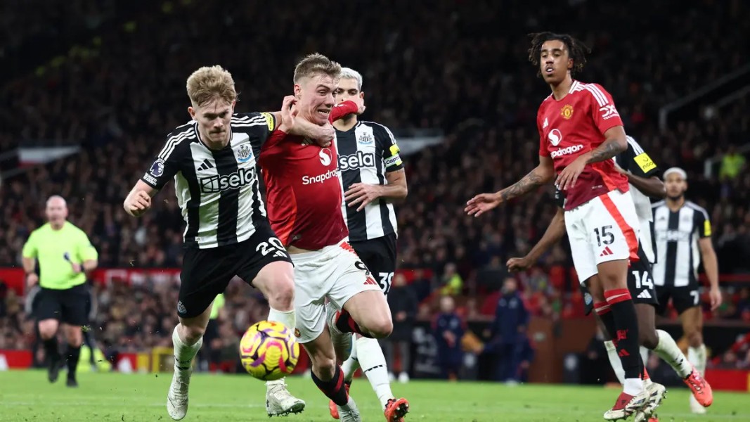 Napoli Dekat Rekrut Rasmus Hojlund Manchester United Striker