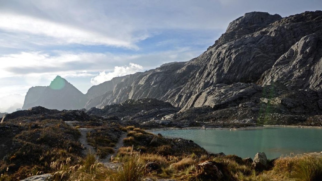 5 Taman Nasional Indonesia Warisan Dunia UNESCO yang Wajib Dikunjungi
