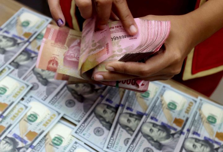 Rupiah Menguat Tipis Jumat Pagi Terhadap Dolar AS Didukung Sentimen Positif