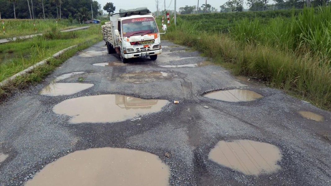 Logistik Terhambat dan Petani Merugi Akibat Jalan Rusak Parah di Segah