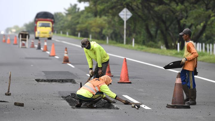 Jelang Libur Idul Adha, Jasa Marga Percepat Perbaikan Jalan Tol Jakarta Cikampek di Tiga Titik Strategis