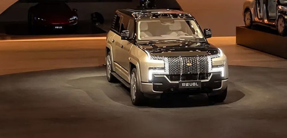 Spesifikasi Lengkap BYD Yangwang U8L, SUV Rp2,9 Miliar