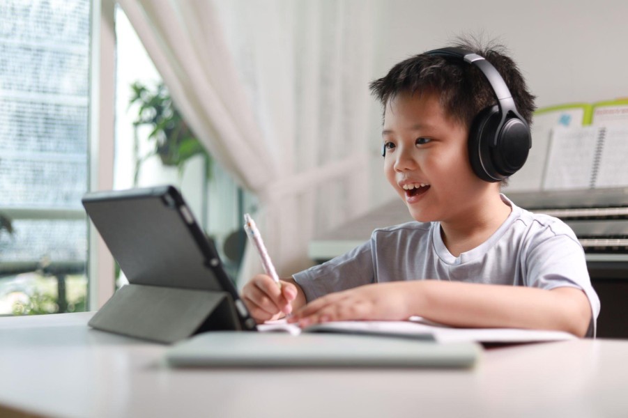 Gadget Seru Penunjang Belajar Anak SD