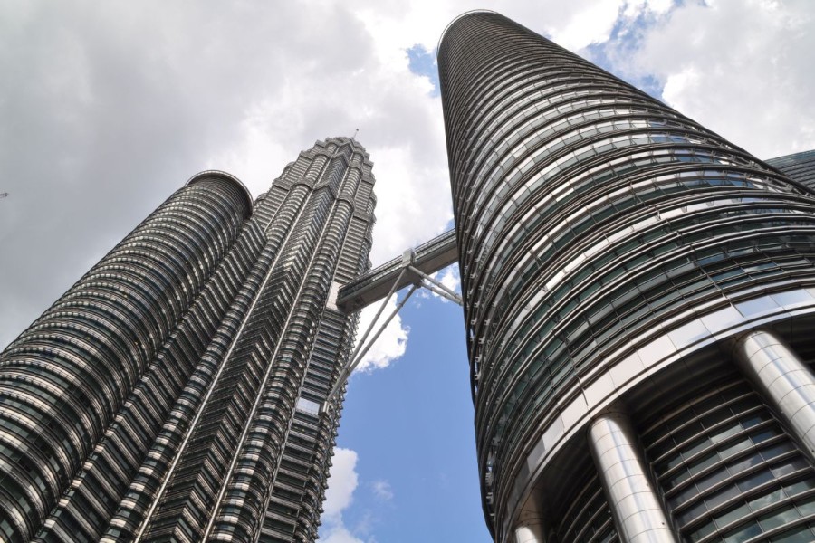 50 Perusahaan di Surabaya 2026: Gaji Tinggi, Karir Gemilang!