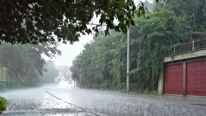 BMKG Imbau Masyarakat Waspada Hujan Lebat Jumat 5 Desember 2025