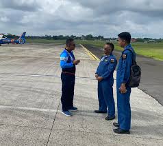 Komandan Lanud SMH Tegaskan Pentingnya Safety Penerbangan Kepada Crew Heli Polri di Bandara SMB II Palembang