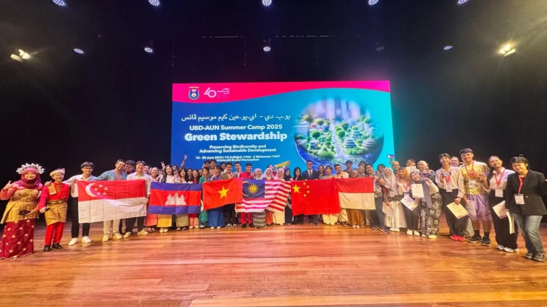 Mewakili di Panggung Internasional Mahasiswa FEB Bahas Isu Lingkungan Global