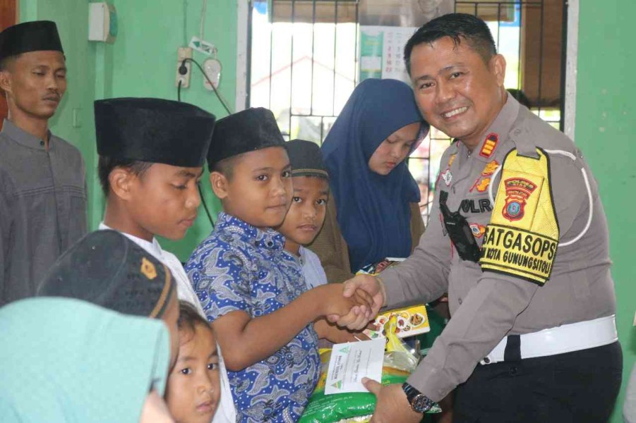 Polres Nias Gelar Aksi Sosial Bersama TNI dan GP Ansor untuk Kaum Duafa dalam Operasi Keselamatan Toba 2025