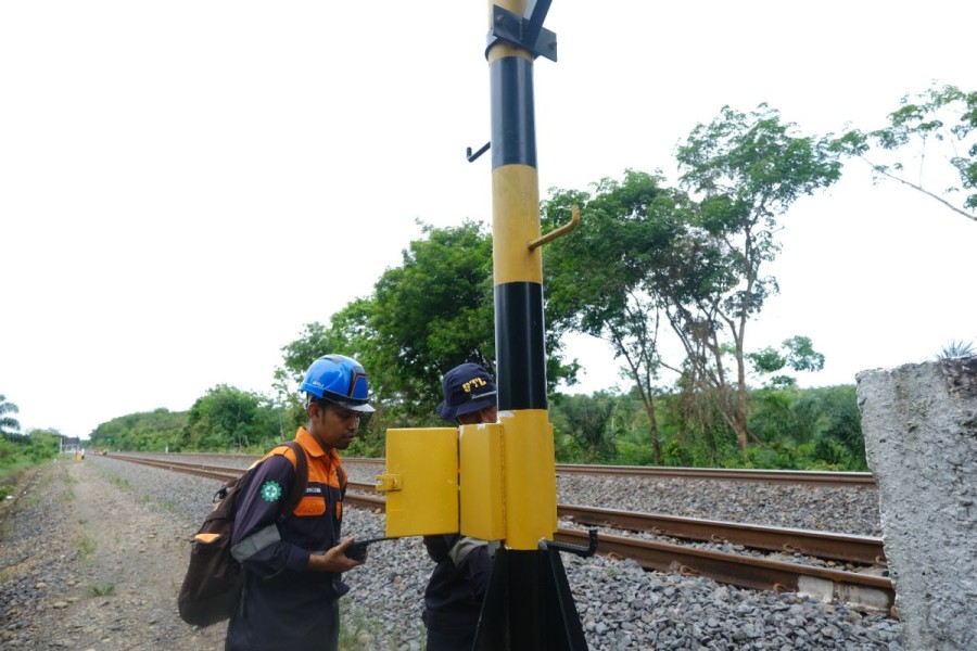 KAI Palembang Perkuat Proteksi Petir untuk Keselamatan Kereta