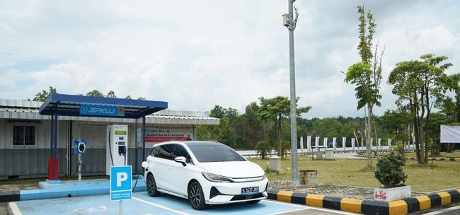 Infrastruktur SPKLU Permudah Pengisian Mobil Listrik di Berbagai Wilayah di Indonesia
