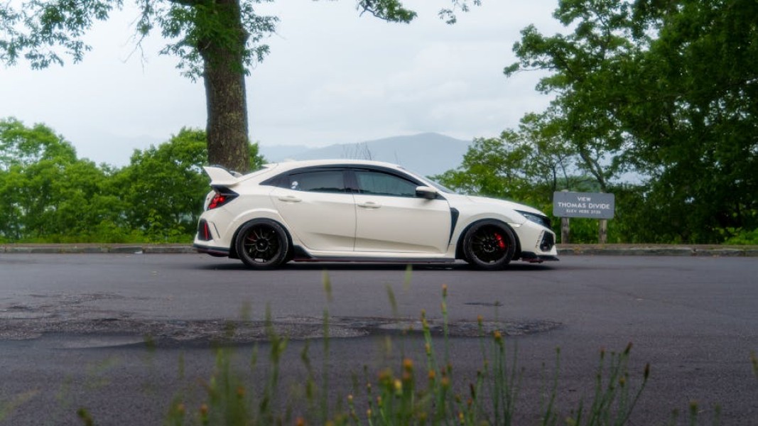 Revolusi Digital Otomotif Ciptakan Jalan Raya Lebih Aman Efisien Modern