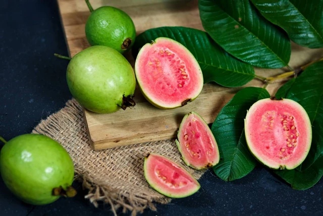 10 Manfaat Jambu Biji untuk Kesehatan Tubuh