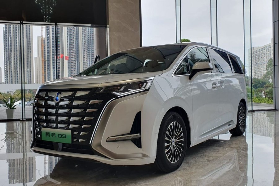 Saingan Baru Alphard Hadir! Mobil Listrik Denza D9 Tampil Mewah dengan Desain Futuristik