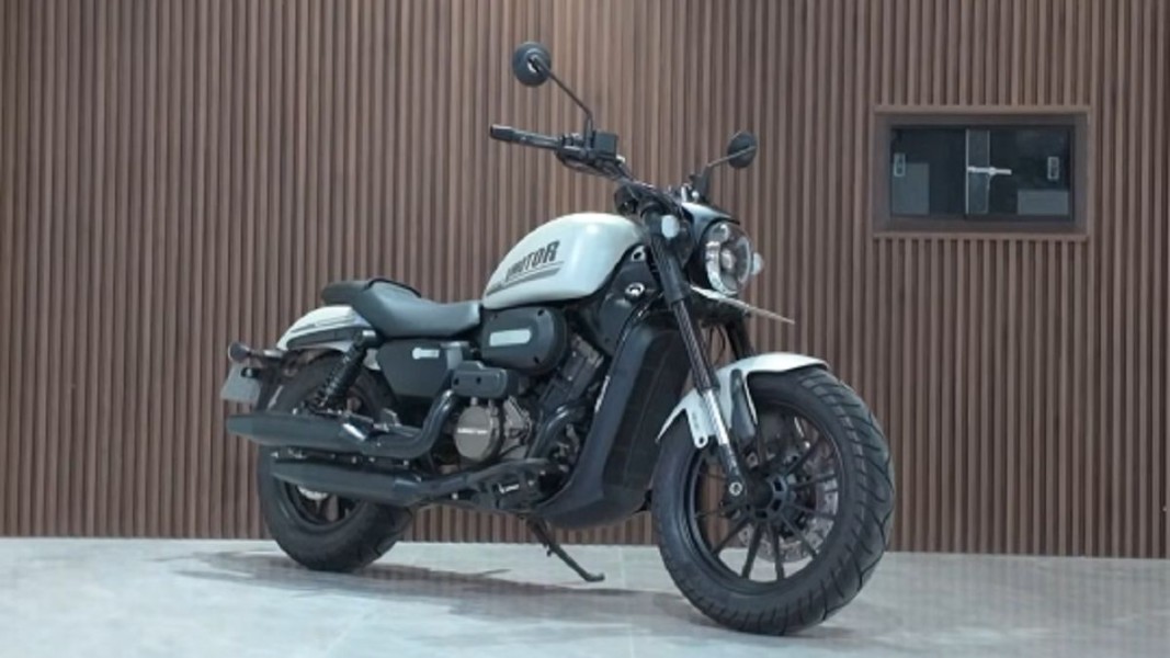 Spesifikasi QJMotor SRV 250: Motor Cruiser Retro Modern yang Bikin Jatuh Hati