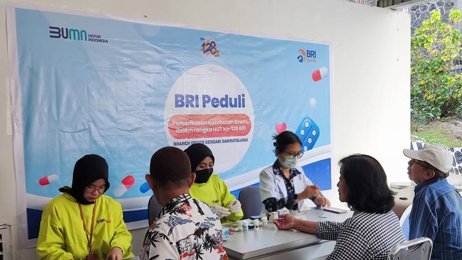 PT Bank Rakyat Indonesia Tbk Unit Kedamean Gelar Cek Kesehatan Gratis untuk Masyarakat Lansia