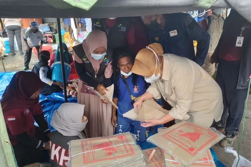 Pemerintah Berupaya Cepat Tangani Banjir di Jabodetabek, Mensos Pastikan Bantuan untuk Korban Terpenuhi