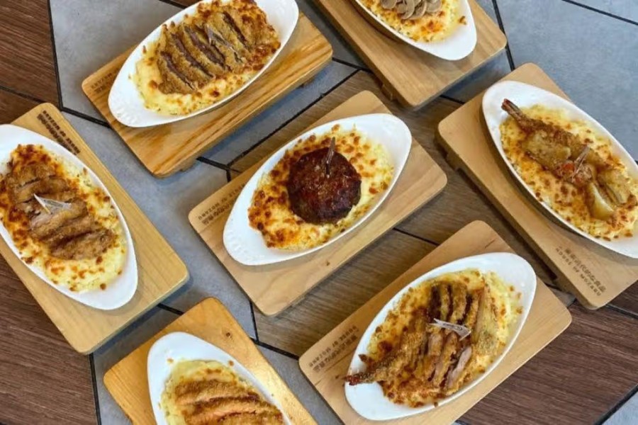 Menjelajah Kuliner Hits di Foodcourt PIK Avenue Mall