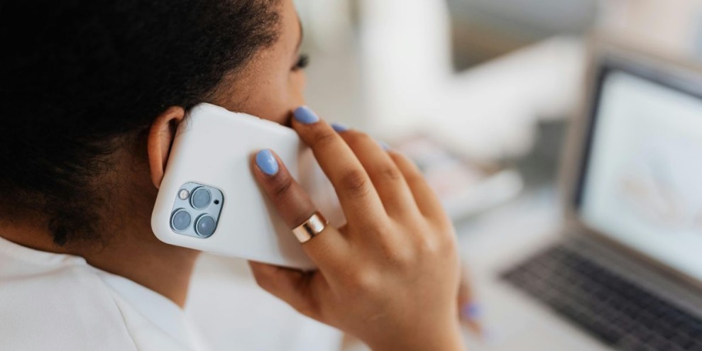 Kenapa Suara Kita Tidak Terdengar Saat Menelpon di WhatsApp? Simak Ini