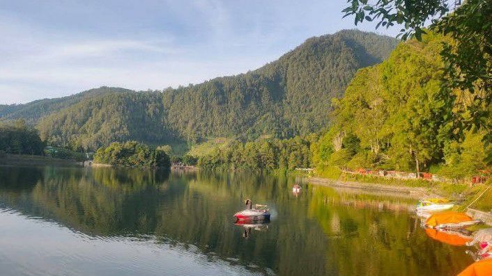 Wisata Alam Telaga Sarangan, Pilihan Liburan Sejuk Keluarga