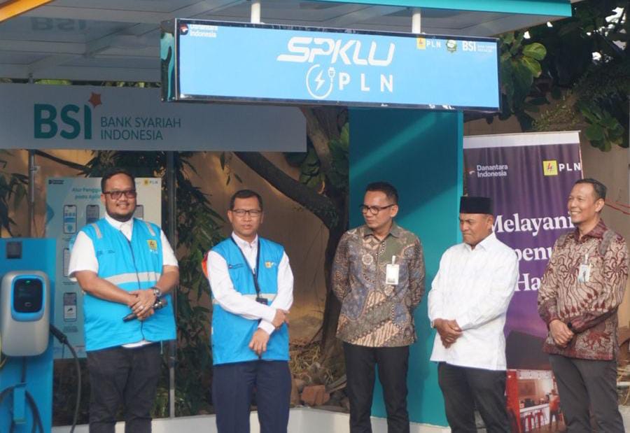 Sinergi Hijau BUMN dan Umat: BSI & PLN Hadirkan SPKLU Berbasis Masjid di Medan, Dorong Konsep Green Mosque