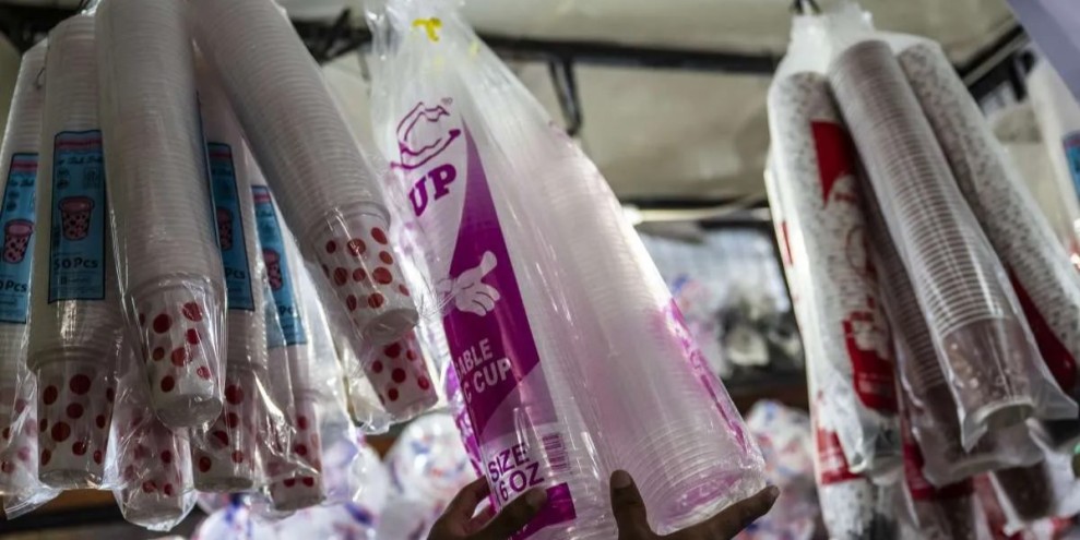 Inaplas Sebut Indonesia Cari Bahan Baku Plastik di Luar