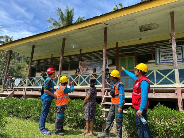 Terangi Generasi Masa Depan: Komitmen PLN Hadirkan Listrik di SD Negeri Mariri Sulawesi Barat