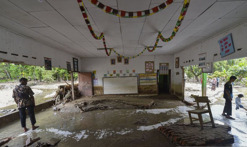 Mendikdasmen Minta Pemda Atur UAS Pascabencana Sumatera