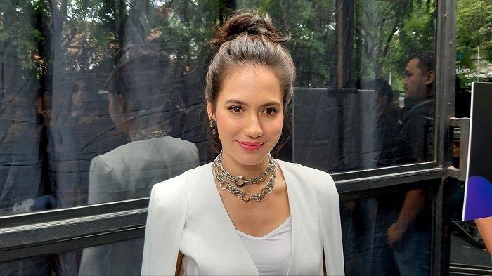 Biodata dan Karier Pevita Pearce, Aktris Berbakat Indonesia