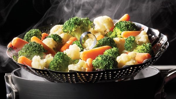 5 Cara Mengukus Sayuran Agar Tetap Hijau Segar Dan Rasanya Kriuk