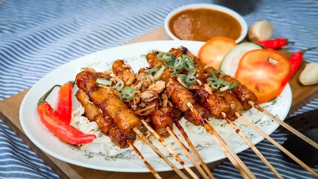7 Sate Ayam Legendaris di Surabaya yang Wajib Dicoba Sekali Seumur Hidup