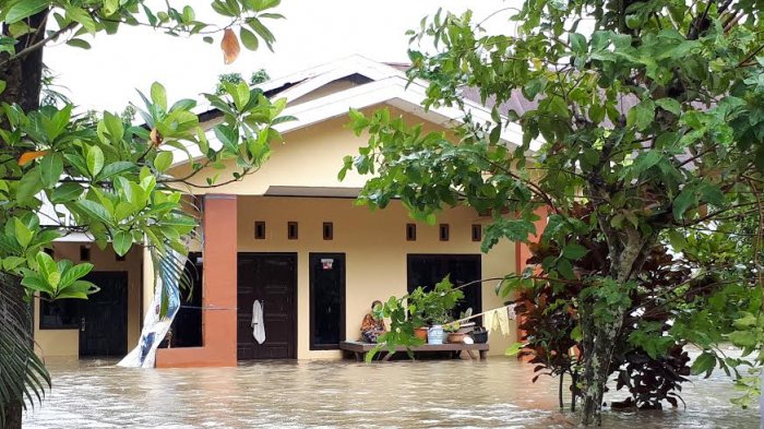Banjir Merendam Perumahan Barombong Gowa Pasca Hujan Reda: Ratusan Warga Mengungsi
