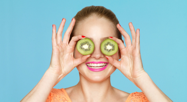 Cara Alami Menjaga Kulit Awet Muda dengan Konsumsi 5 Buah Penambah Kolagen