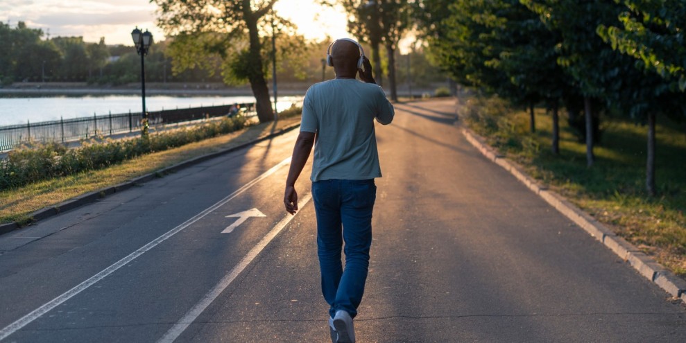 Jalan Kaki Bisa Maksimalkan Kesehatan Tubuh Jika Dilakukan di Waktu Tepat