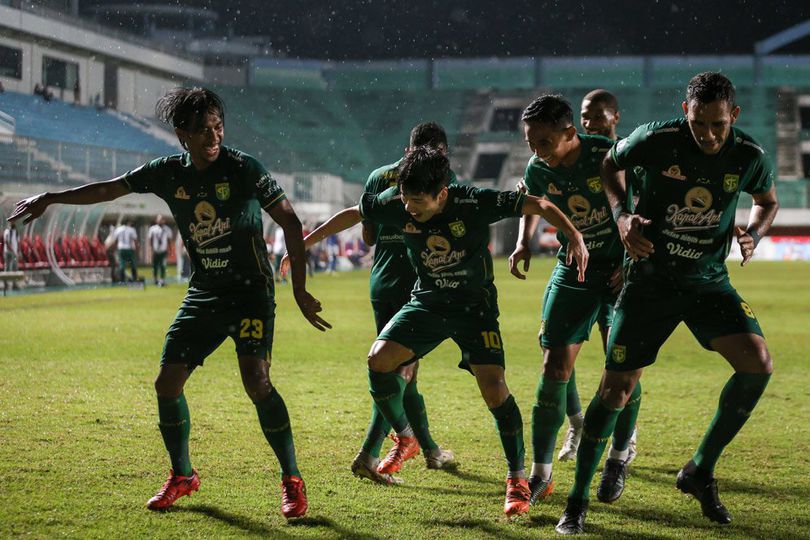Drama dan Sensasi: Persebaya Surabaya Raih Kemenangan Tipis 1 0 atas PSM Makassar dalam Pekan Ke 26 Liga 1 2024 2025