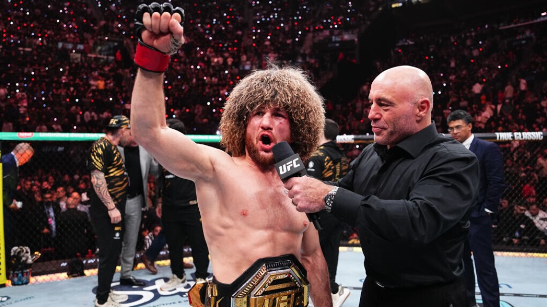 UFC 316: Merab Dvalishvili, Penakluk Umar Nurmagomedov, Berandai-Andai Bertarung Lawan Gorila
